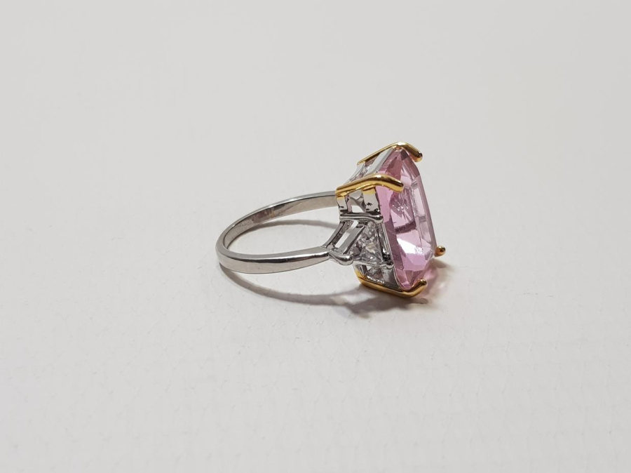 PEMBE ZİRKON TAŞLI BİJUTERİ YÜZÜK 