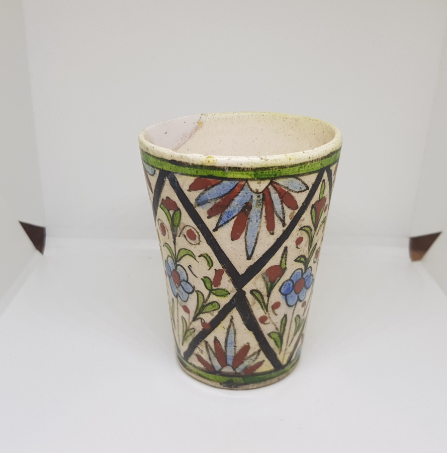 NADİR RENKTE OSMANLI DÖNEMİ İZNİK BARDAK