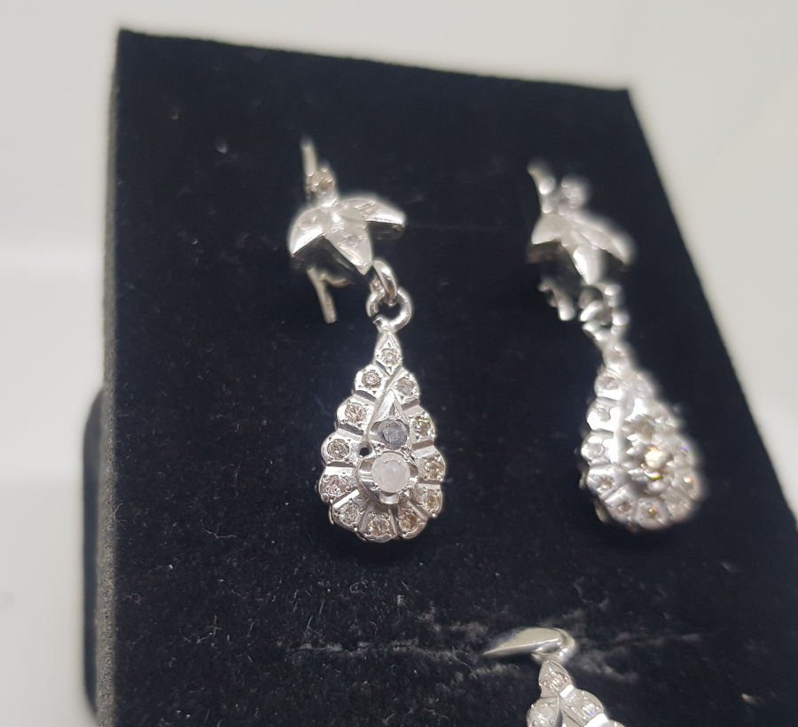 ÖZEL YAPIM PIRLANTA TAŞLI KOLYE KÜPE TAKIMI