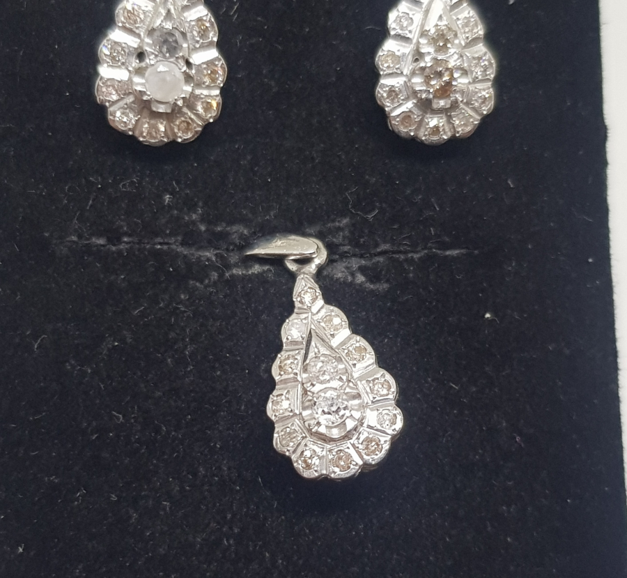 ÖZEL YAPIM PIRLANTA TAŞLI KOLYE KÜPE TAKIMI