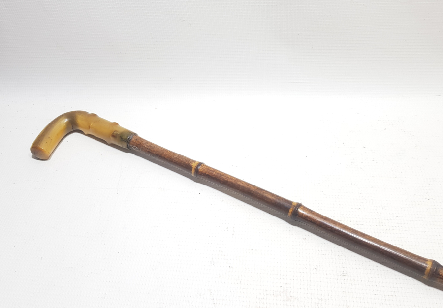 TUTMACI GERGEDAN BOYNUZUNDAN MAMUL OSMANLI DÖNEMİ SOLINGEN MARKA İÇİNDE GİZLİ ŞİŞİ BULUNAN SUBAY BASTONU