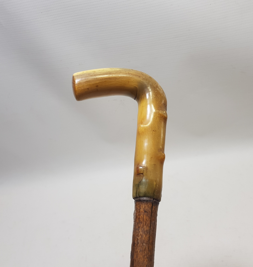 TUTMACI GERGEDAN BOYNUZUNDAN MAMUL OSMANLI DÖNEMİ SOLINGEN MARKA İÇİNDE GİZLİ ŞİŞİ BULUNAN SUBAY BASTONU