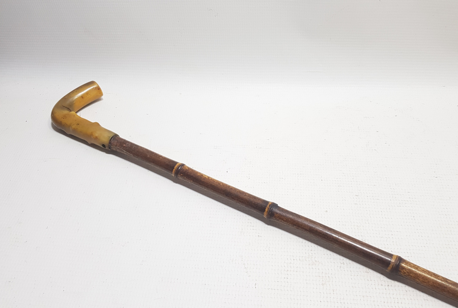 TUTMACI GERGEDAN BOYNUZUNDAN MAMUL OSMANLI DÖNEMİ SOLINGEN MARKA İÇİNDE GİZLİ ŞİŞİ BULUNAN SUBAY BASTONU