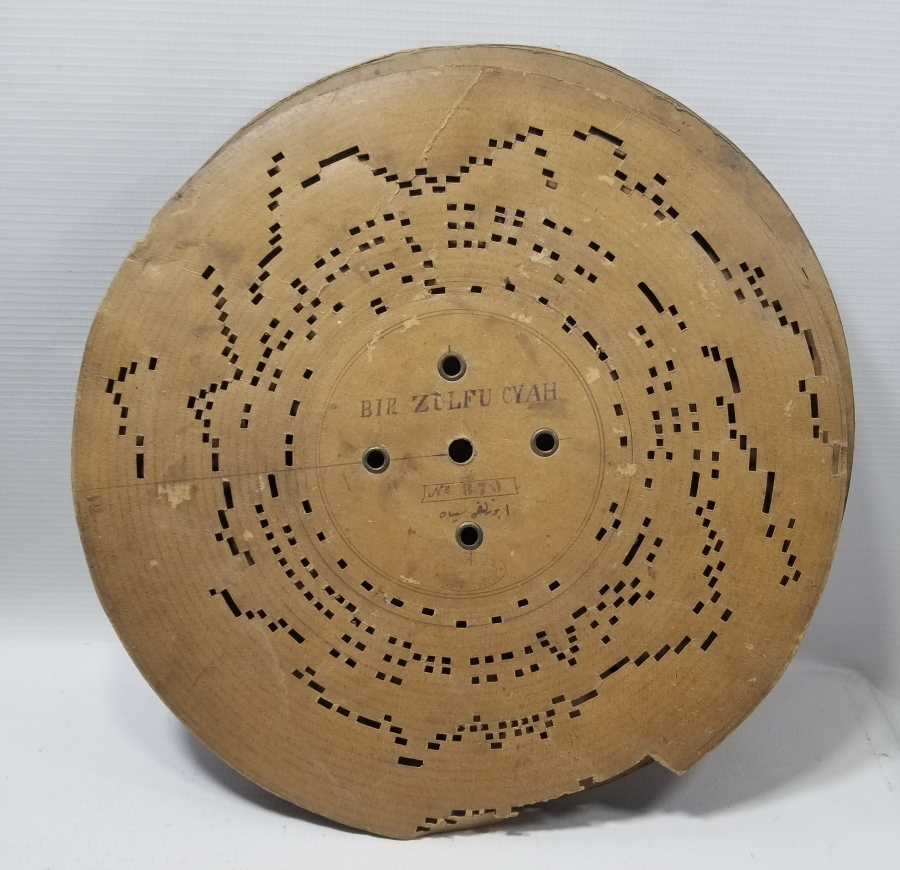 ÜZERLERİ OSMANLICA YAZILI PLAKLARIYLA ÇOK NADİR İLK DÖNEM FONOGRAF GRAMAFONU