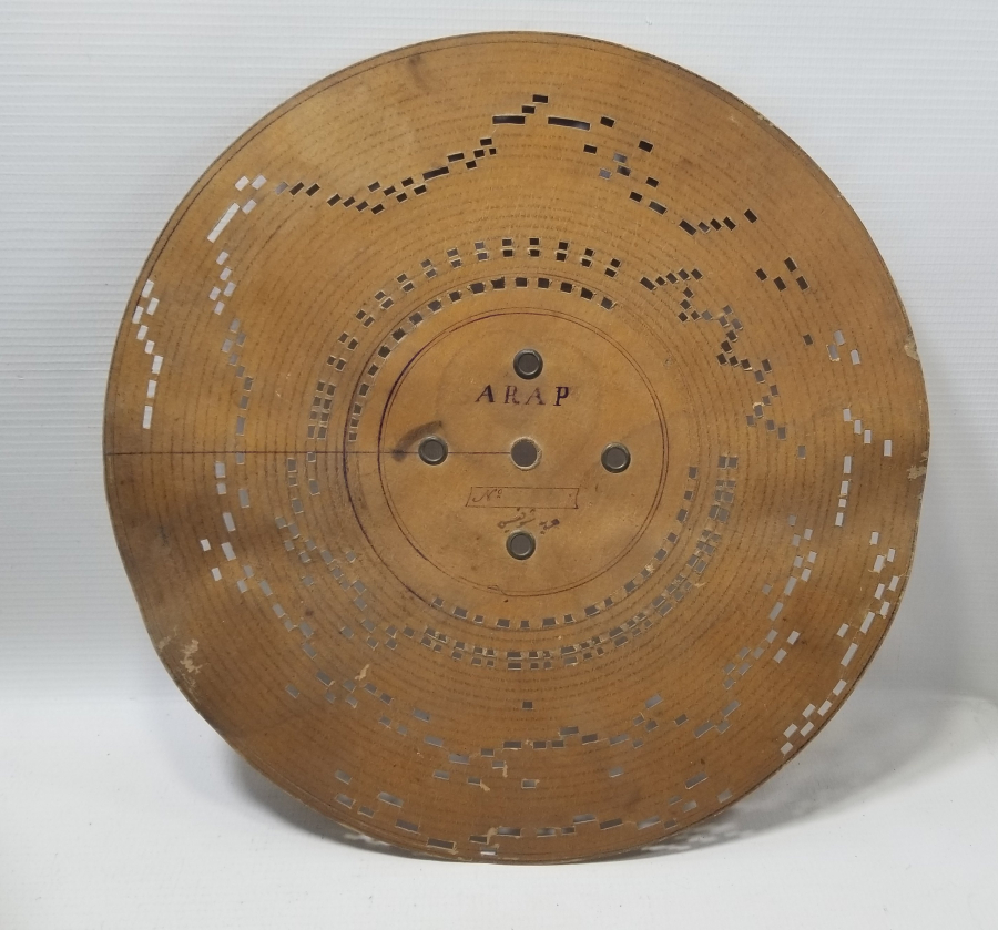 ÜZERLERİ OSMANLICA YAZILI PLAKLARIYLA ÇOK NADİR İLK DÖNEM FONOGRAF GRAMAFONU