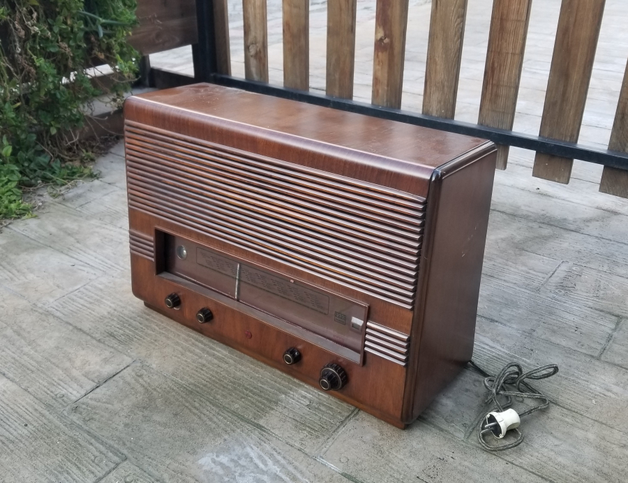 NADİR TİPTE ANTİKA AHŞAP KASALI ÇALIŞAN RADYO