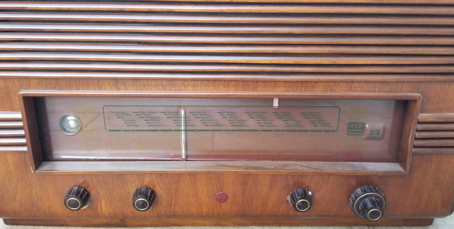 NADİR TİPTE ANTİKA AHŞAP KASALI ÇALIŞAN RADYO