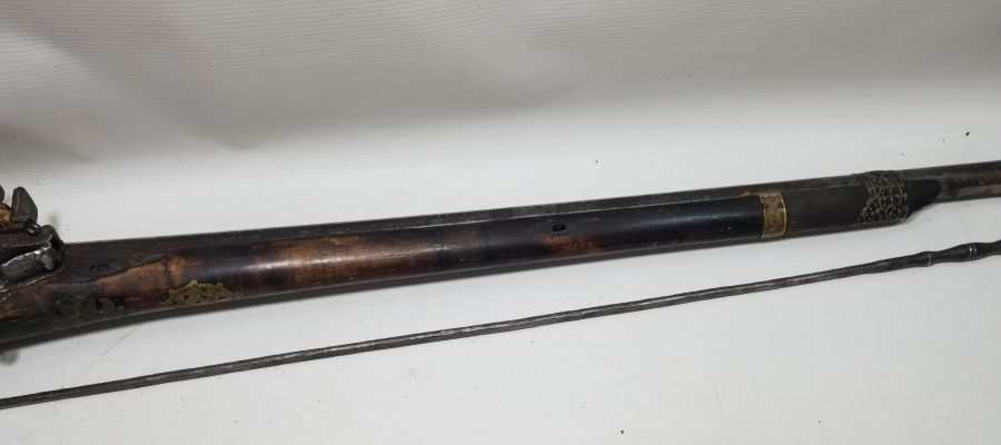 NAMLUSU BOYDAN BOYA GÜMÜŞ ÇAKMA İŞÇİLİKLİ NADİR OSMANLI DÖNEMİ KALE TÜFEĞİ