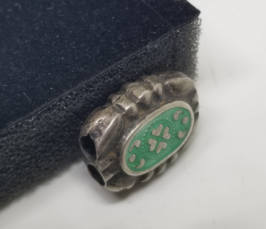 ÜZERİ KABARTMA İŞÇİLİKLİ OSMANLI DÖNEMİ GÜMÜŞ CEP SAATİ KÖSTEK SÜRGÜSÜ