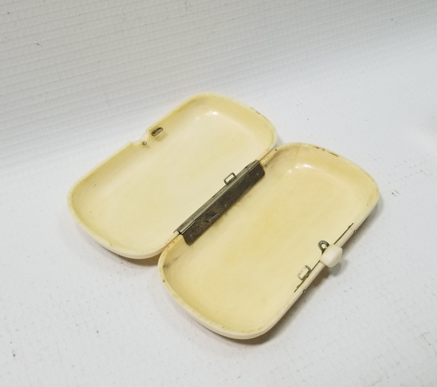 ÜZERİ KALEM İŞÇİLİKLİ OSMANLI DÖNEMİ NADİR FİLDİŞİ SİGARA TABAKASI