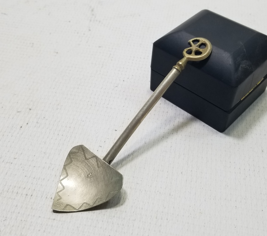 ÜZERİ USTA DAMGALI VE TUTMACI AY YILDIZLI OSMANLI DÖNEMİ NADİR DONDURMA KAŞIĞI