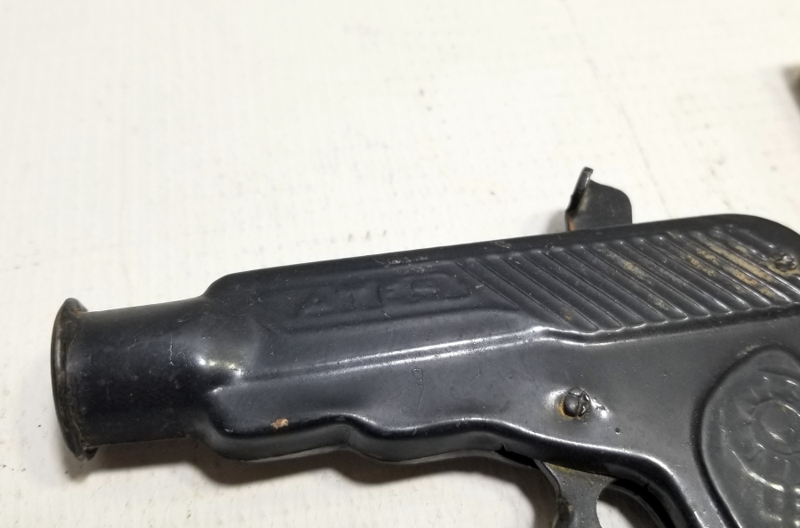 ANTİKA METAL MANTAR TABANCASI VE MANTARLARI