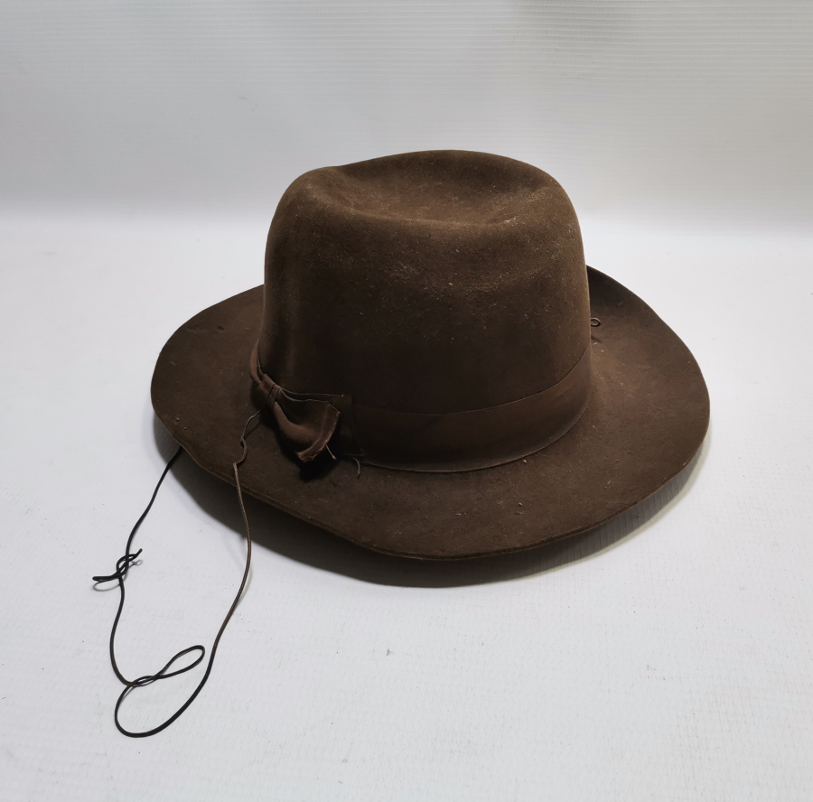 CUMHURİYET BAŞLARI LEVANTEN ÇUHA FÖTR