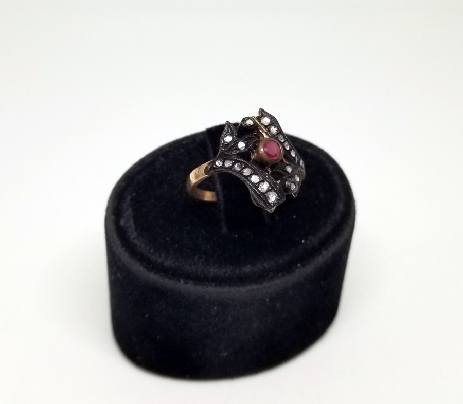 ELMAS VE YAKUT TAŞLI SARMAŞIK MODELİ YÜZÜK