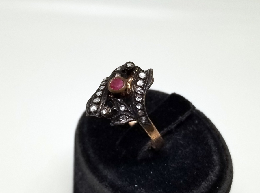 ELMAS VE YAKUT TAŞLI SARMAŞIK MODELİ YÜZÜK