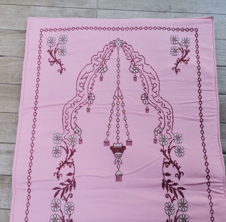 KANAVİÇE İŞÇİLİKLİ EL İŞİ ANTİKA SECCADE