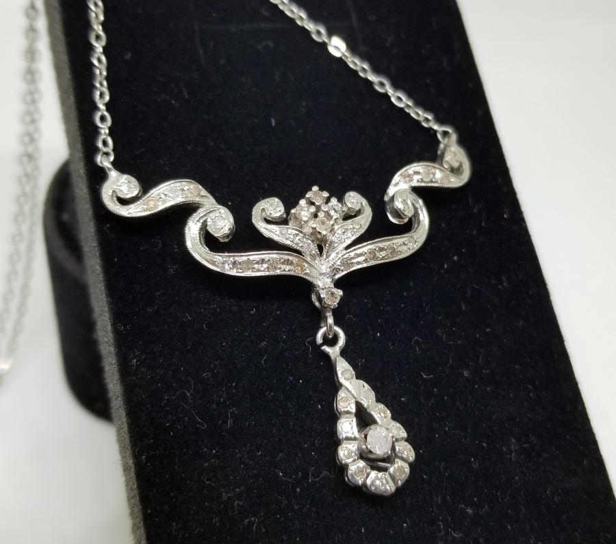 PIRLANTA TAŞLI SU DAMLASI MODELİ GERDANLIK - KOLYE