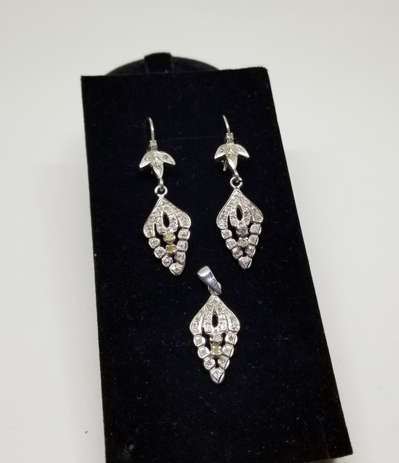 ÜZÜM SALKIMI MODELİ PIRLANTA TAŞLI KOLYE KÜPE TAKIMI