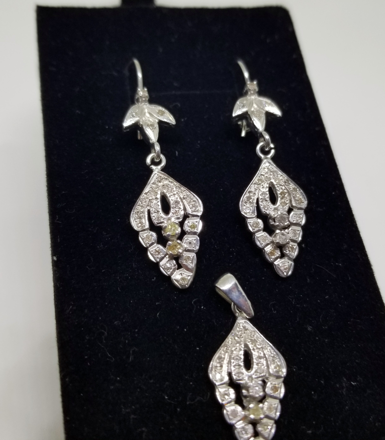 ÜZÜM SALKIMI MODELİ PIRLANTA TAŞLI KOLYE KÜPE TAKIMI