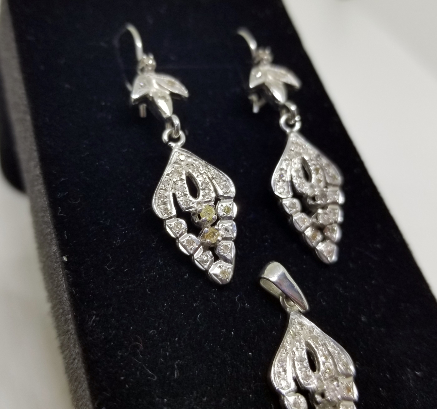 ÜZÜM SALKIMI MODELİ PIRLANTA TAŞLI KOLYE KÜPE TAKIMI