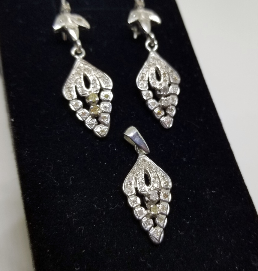 ÜZÜM SALKIMI MODELİ PIRLANTA TAŞLI KOLYE KÜPE TAKIMI