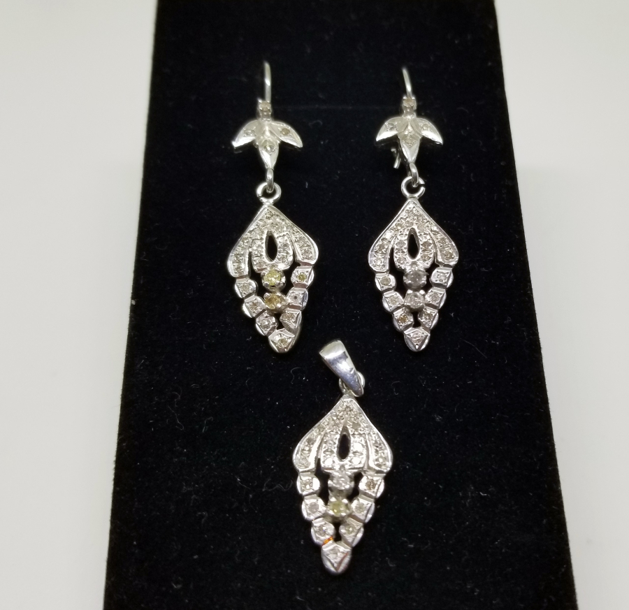 ÜZÜM SALKIMI MODELİ PIRLANTA TAŞLI KOLYE KÜPE TAKIMI