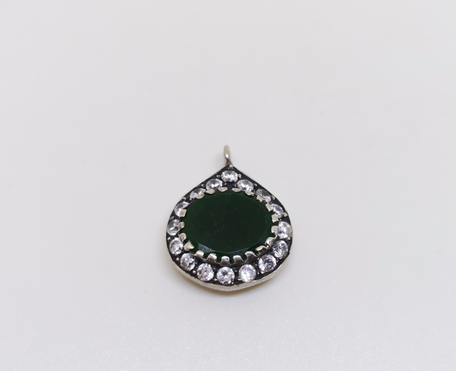 YEŞİM VE MARGAZİT TAŞLI ARMUDİ FORMLU GÜMÜŞ KOLYE UCU