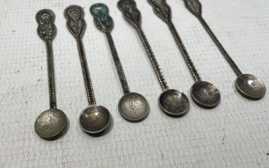 UÇLARINDA OSMANLI PARASI BULUNAN OSMANLI DÖNEMİ GÜMÜŞ ÇAY TAKIMI