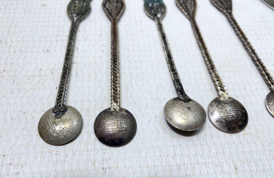 UÇLARINDA OSMANLI PARASI BULUNAN OSMANLI DÖNEMİ GÜMÜŞ ÇAY TAKIMI