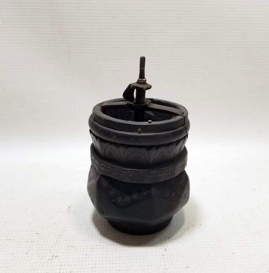 ÜZERİ İŞLEMELİ NADİR FORMDA OSMANLI DÖNEMİ AHŞAP KAHVE DEĞİRMENİ