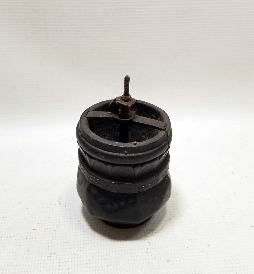 ÜZERİ İŞLEMELİ NADİR FORMDA OSMANLI DÖNEMİ AHŞAP KAHVE DEĞİRMENİ