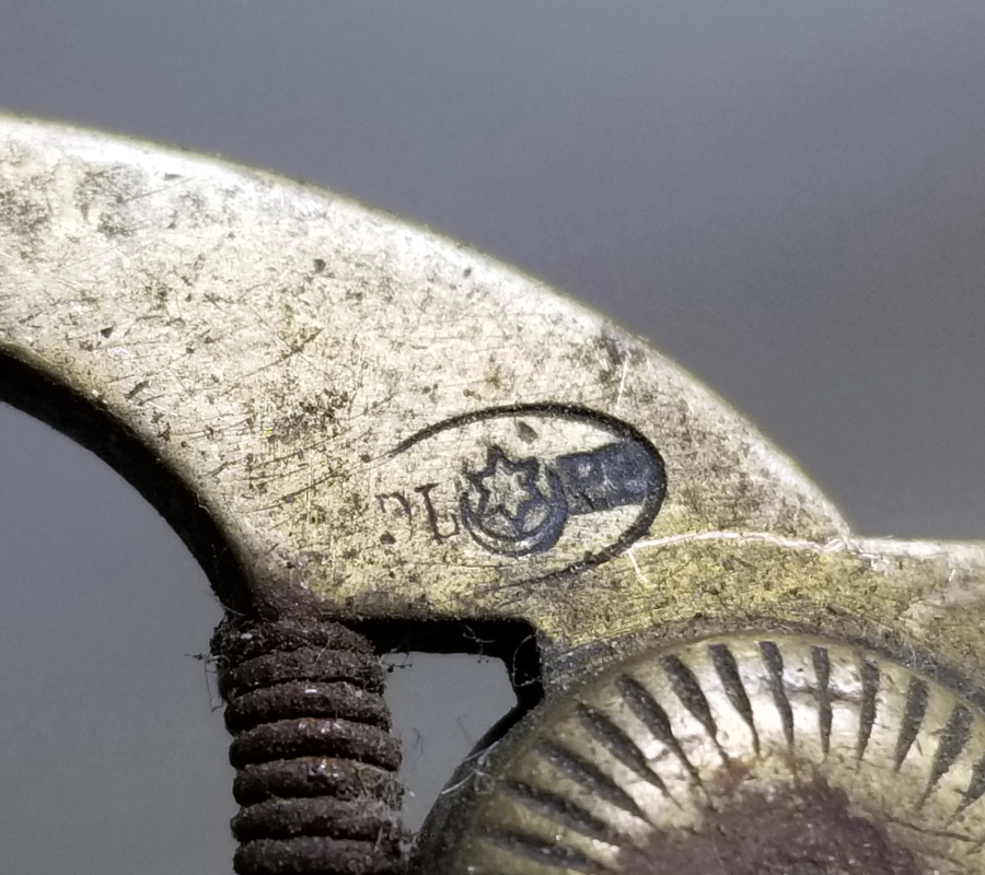 ÜZERİ AY YILDIZLI NADİR TİPTE OSMANLI DÖNEMİ SAATÇİ KUMPASI