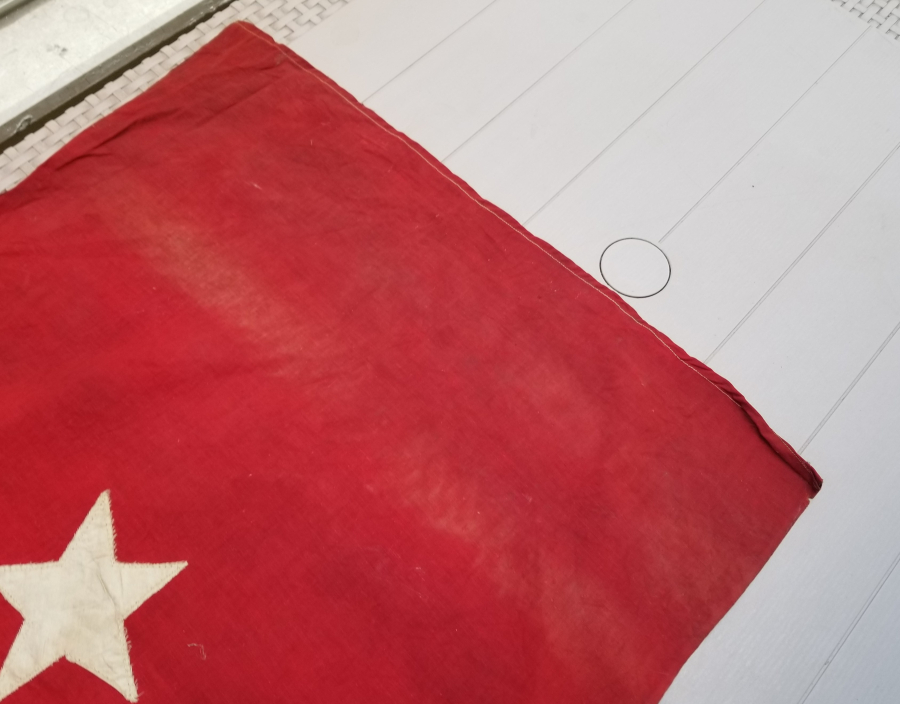 ORİJİNAL AHŞAP SAPIYLA OSMANLI DÖNEMİ BÜYÜK BOY DÜKKAN BAYRAĞI