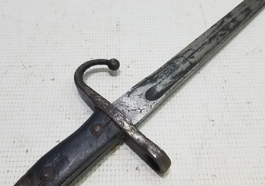 1. DÜNYA SAVAŞI DÖNEMİ OSMANLICA YAZILI VE AY YILDIZ FİGÜRLÜ TOPÇU SÜNGÜSÜ