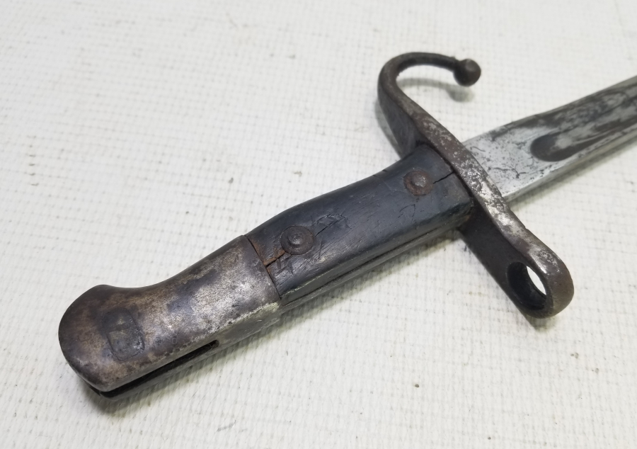 1. DÜNYA SAVAŞI DÖNEMİ OSMANLICA YAZILI VE AY YILDIZ FİGÜRLÜ TOPÇU SÜNGÜSÜ