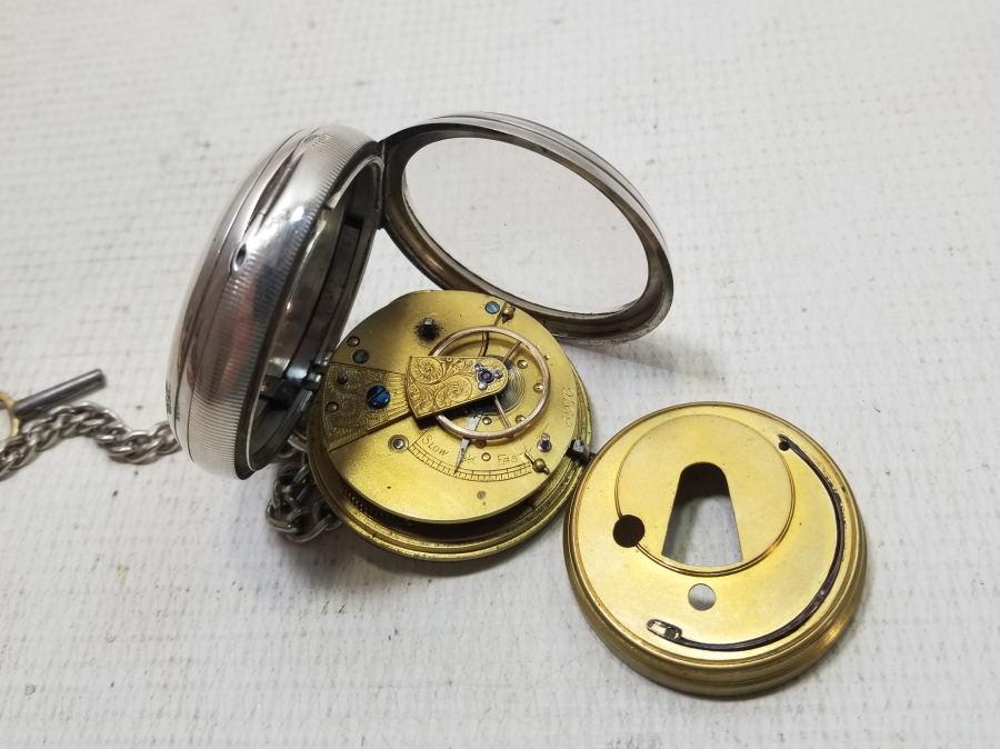 NADİR TİPTE GÜMÜŞ KASA YARIM PRİOR CEP SAATİ