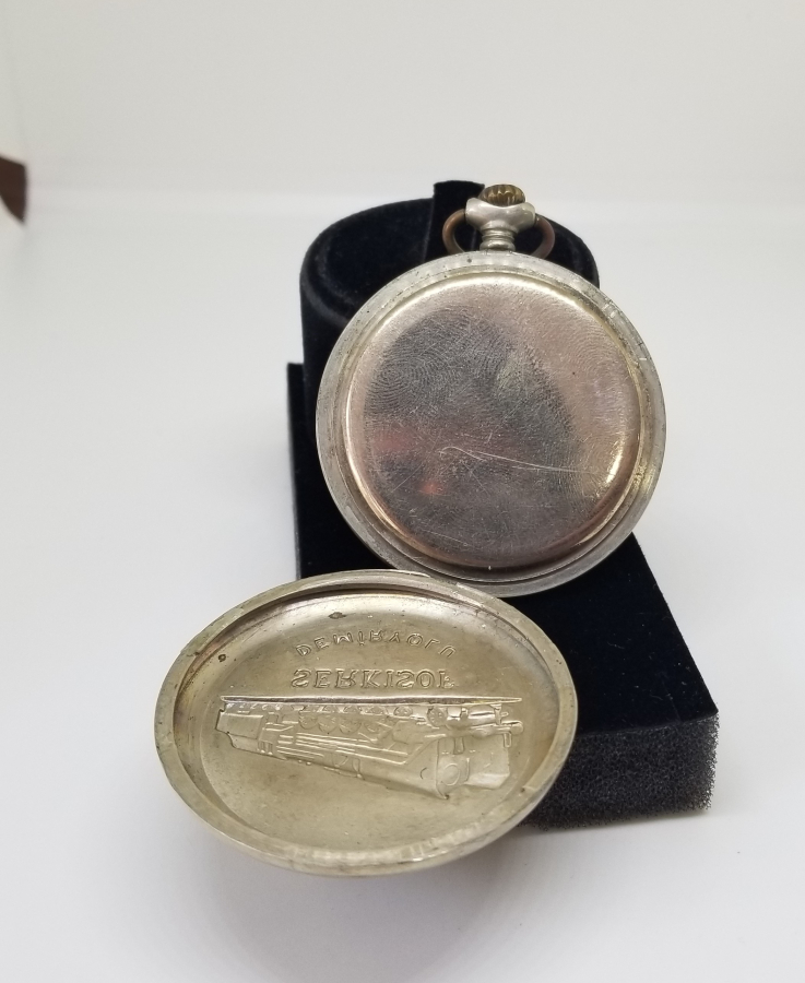 ARKASI TRENLİ SERKİSOF MARKA KURMALI CEP SAATİ