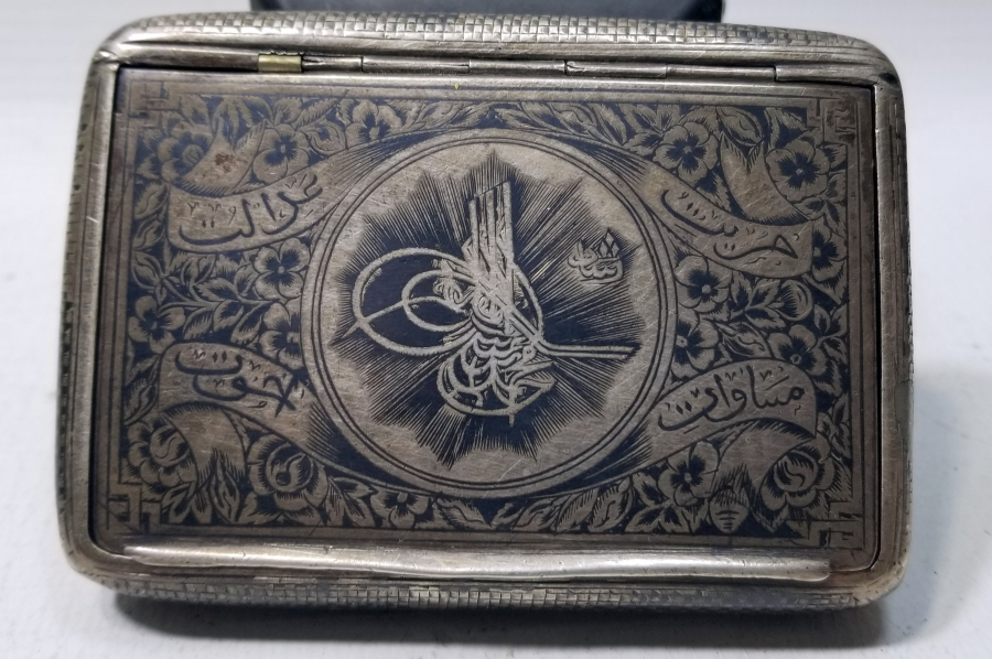 ÜZERİ OSMANLICA YAZILI VE TUĞRALI VAN DAMGALI GÜMÜŞ SİGARA TABAKASI