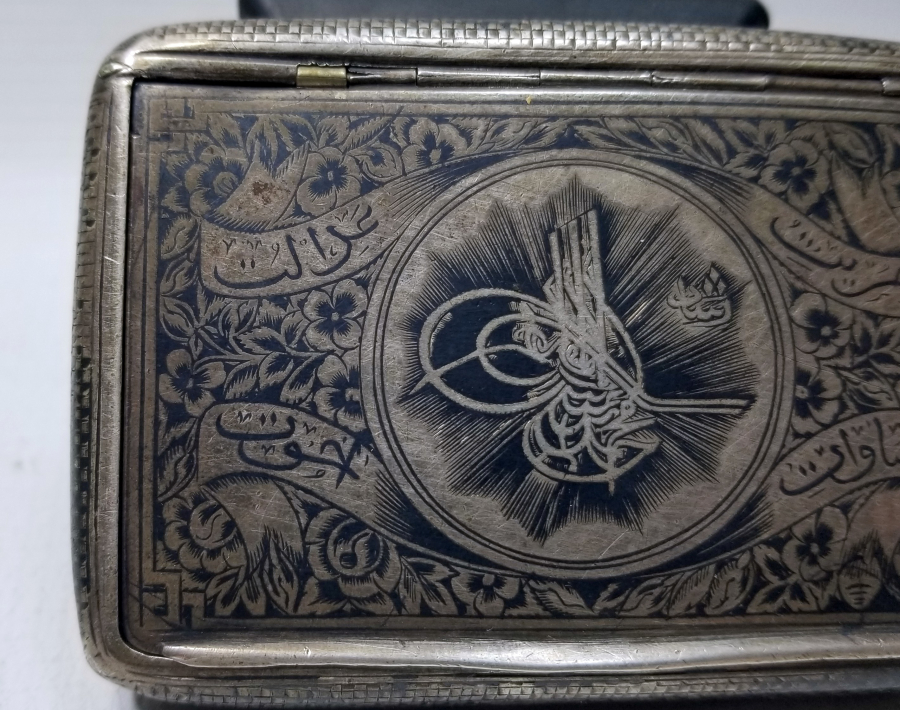 ÜZERİ OSMANLICA YAZILI VE TUĞRALI VAN DAMGALI GÜMÜŞ SİGARA TABAKASI