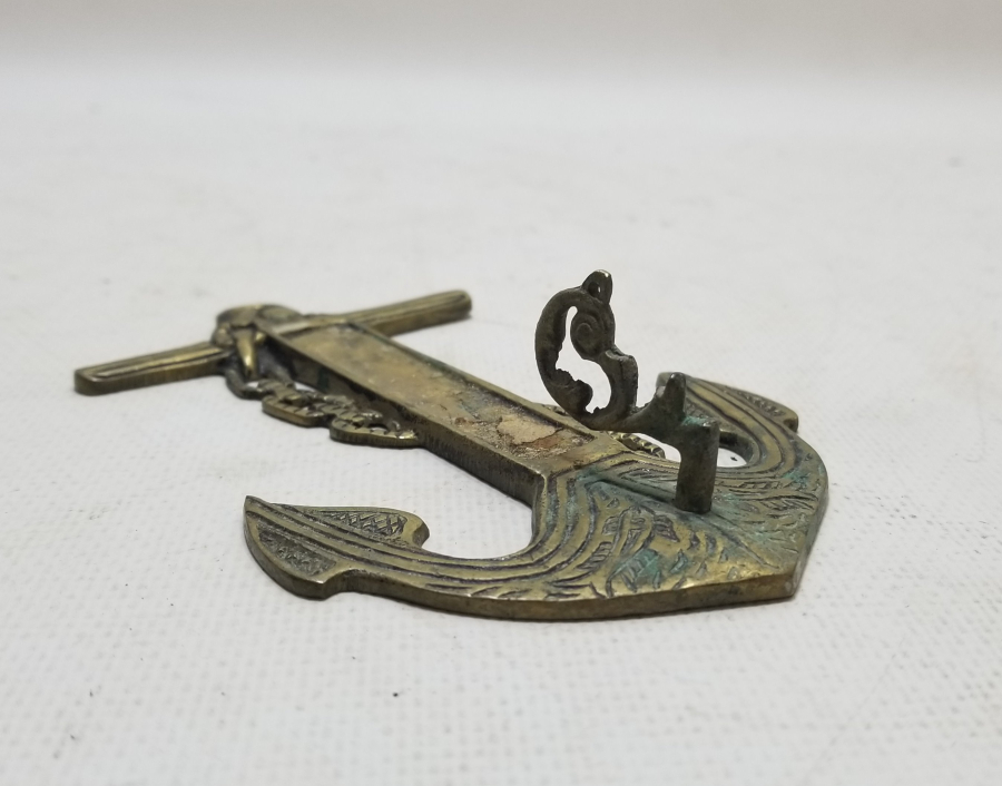 DENİZCİ ÇIPASI FORMUNDA YAPILMIŞ ANTİKA PİRİNÇ ASKI