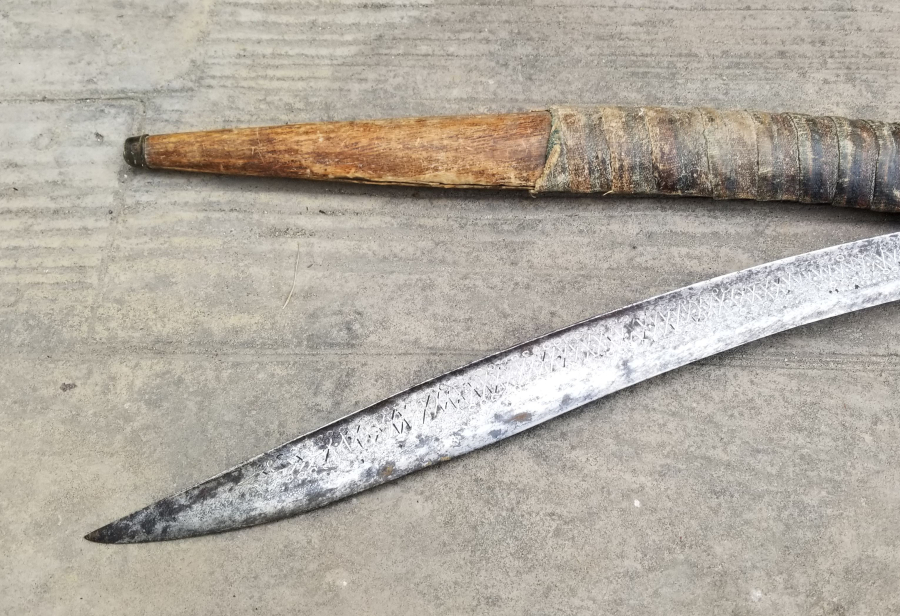 ORİJİNAL KININDA İKİ YÜZÜ GÜMÜŞ ÇAKMA İŞÇİLİKLİ YENİÇERİ KILICI