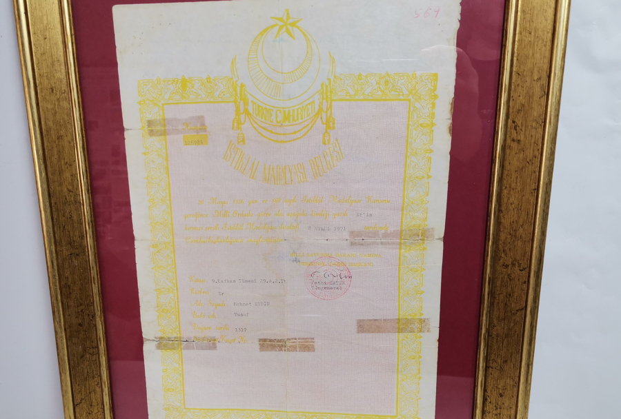 ORİJİNAL MADALYA VE BERATIYLA TÜRKÇE YAZILI KURTULUŞ SAVAŞI HARP SETİ