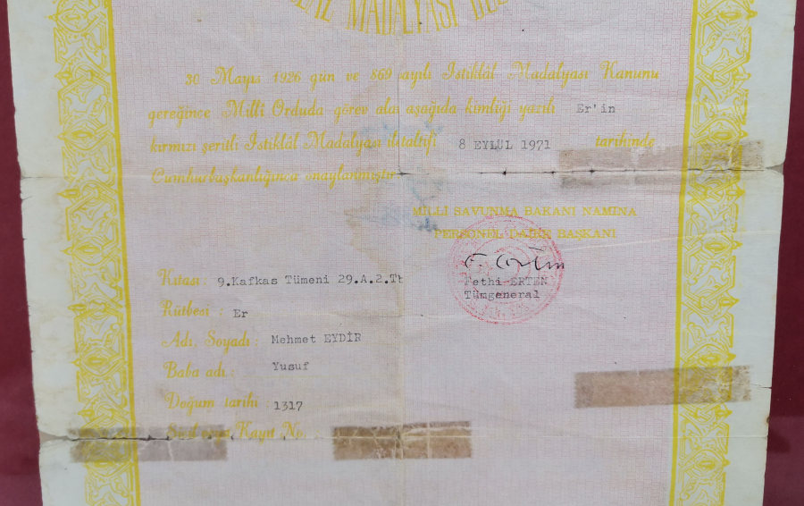 ORİJİNAL MADALYA VE BERATIYLA TÜRKÇE YAZILI KURTULUŞ SAVAŞI HARP SETİ