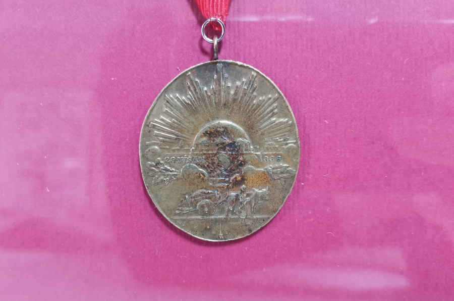 ORİJİNAL MADALYA VE BERATIYLA TÜRKÇE YAZILI KURTULUŞ SAVAŞI HARP SETİ