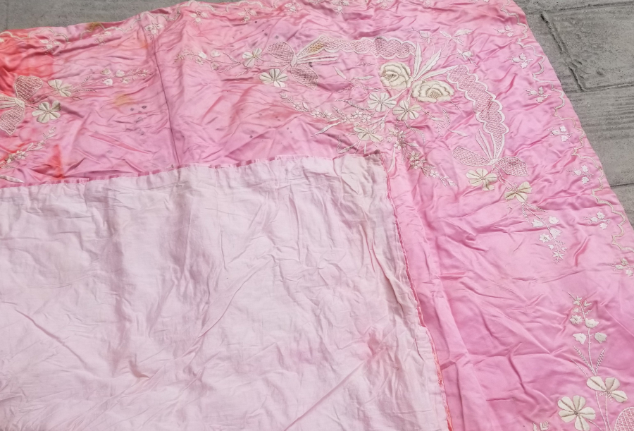 OSMANLI DÖNEMİ İPEK İŞLEMELİ BOHÇA