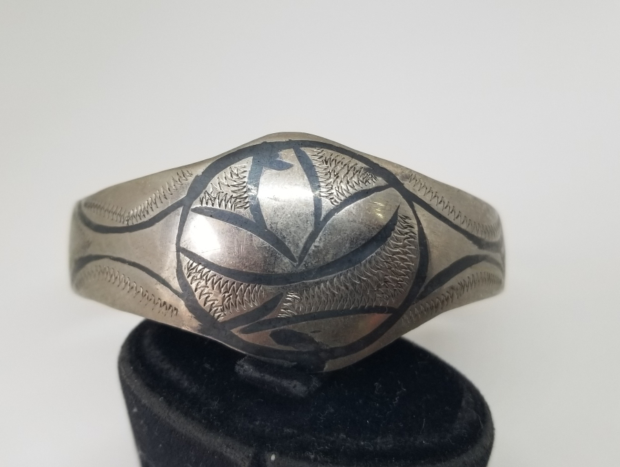 ÜZERİ LALE MOTİFLİ ESKİŞEHİR YAPIMI SAVATLI ANTİKA BİLEZİK