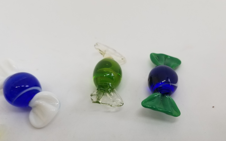 BAYRAM ŞEKERİ FORMUNDA YAPILMIŞ ANTİKA MURANO ŞEKER LOTU