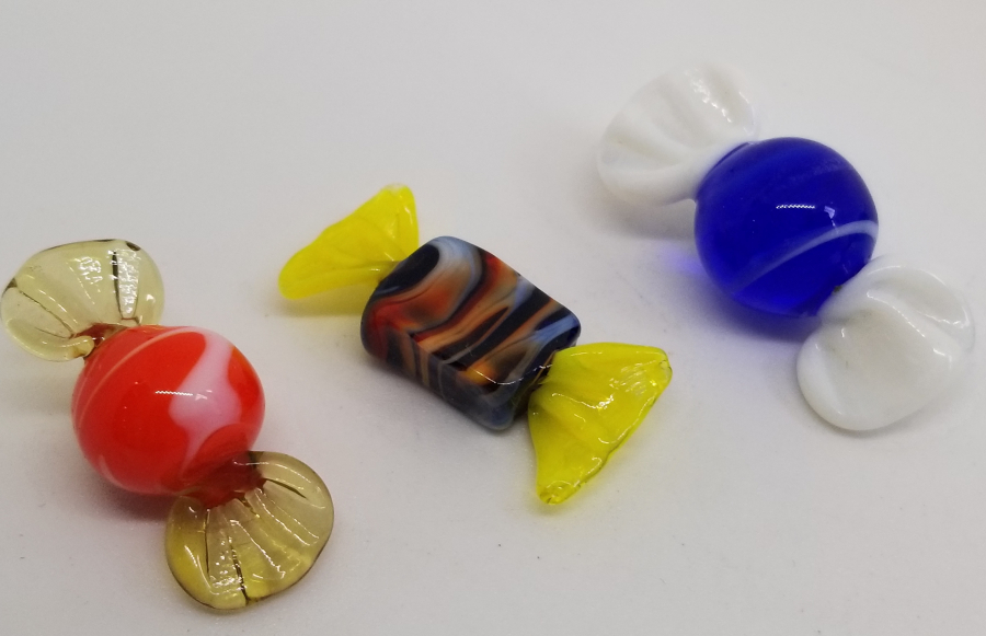 BAYRAM ŞEKERİ FORMUNDA YAPILMIŞ ANTİKA MURANO ŞEKER LOTU