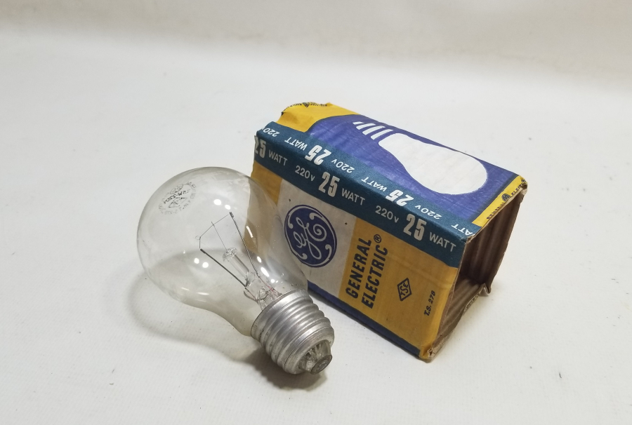 KUTUSUNDA ANTİKA AMPUL