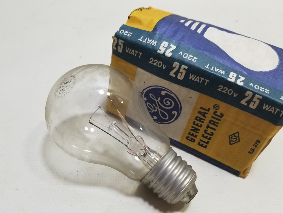 KUTUSUNDA ANTİKA AMPUL